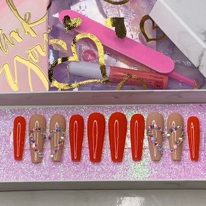 Press on nails with heart design